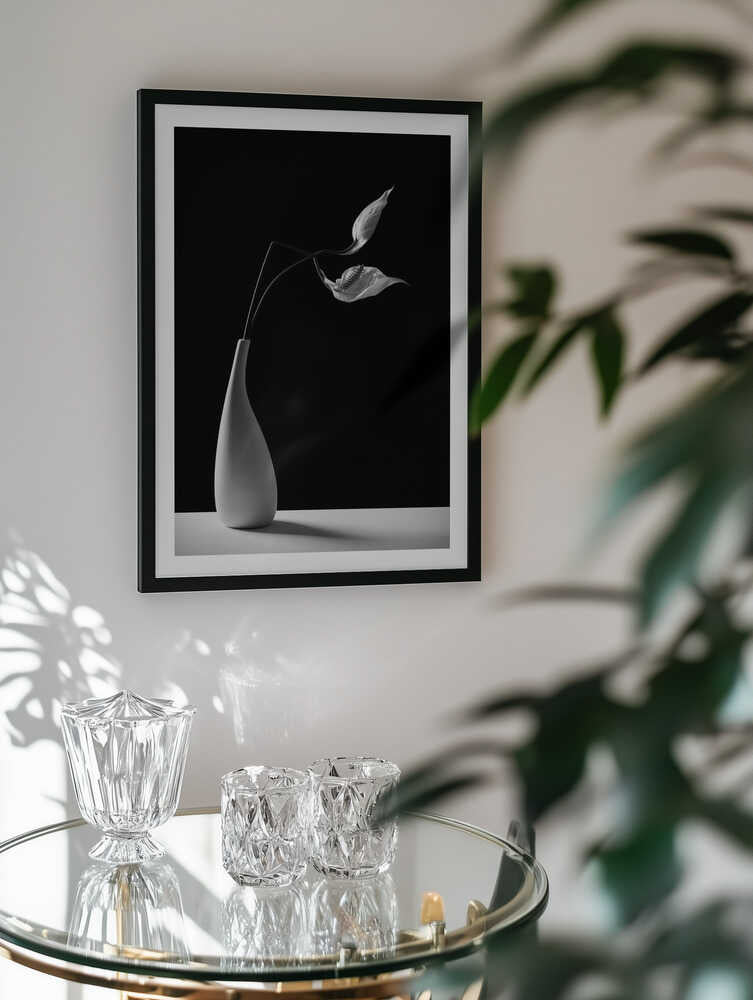 Graceful Peace Lilies Vase, arte de Kristina Oveckova