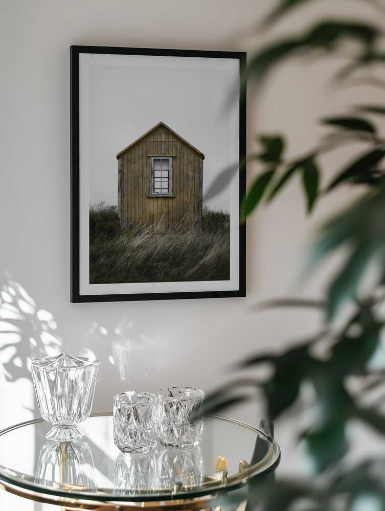 Rustic Yellow Cabin, arte de Lotte Grønkjær