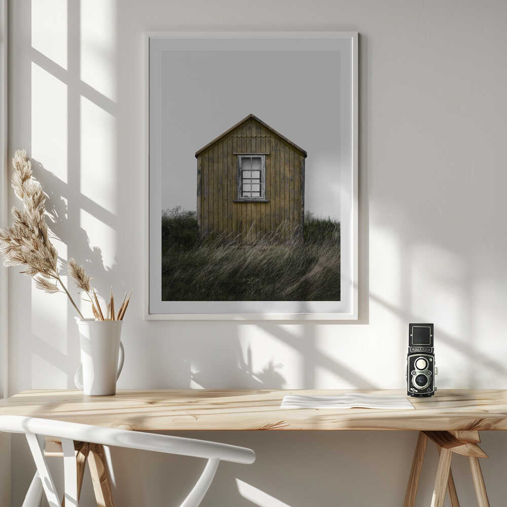 Rustic Yellow Cabin, arte de Lotte Grønkjær
