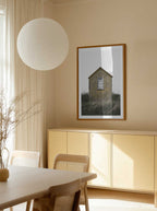 Rustic Yellow Cabin, arte de Lotte Grønkjær