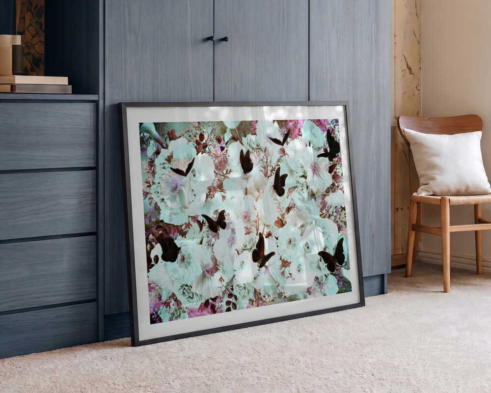 White Blooms And Butterflies, arte de Sue Skellern