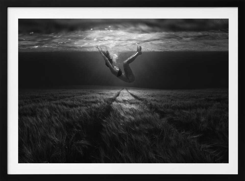 Floating Woman Underwater Dream, arte de Peter Majkut