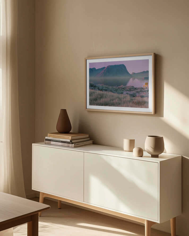 Yellow Chair Lakeside View, arte de Javier Pardina
