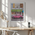 Vintage Pink Car Street, arte de Gabor Estefan