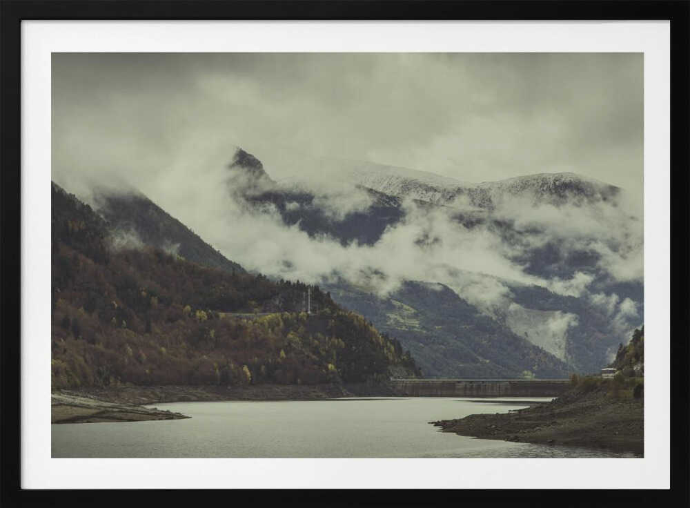 Misty Mountain Lake, arte de Javier Pardina