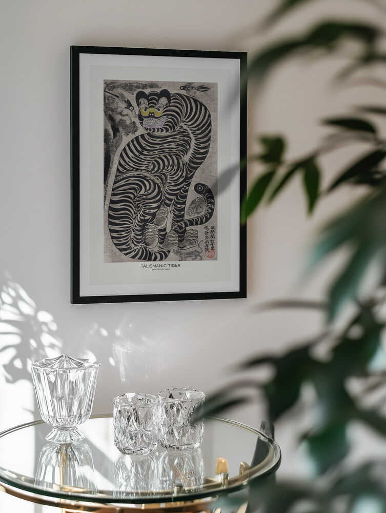 Talismanic Tiger (20th Century) Vintage Japanese Painting With Boarder, arte de Vintage Japanese