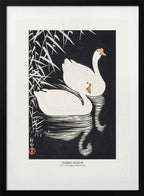 White Chinese Geese Swimming by Reeds, arte de Ohara Koson con marco