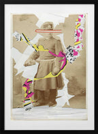 Modern Military Collage, arte de Naomi Vona con marco