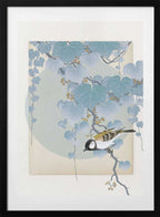 Delicate Bird And Foliage, arte de Marja van den Hurk con marco