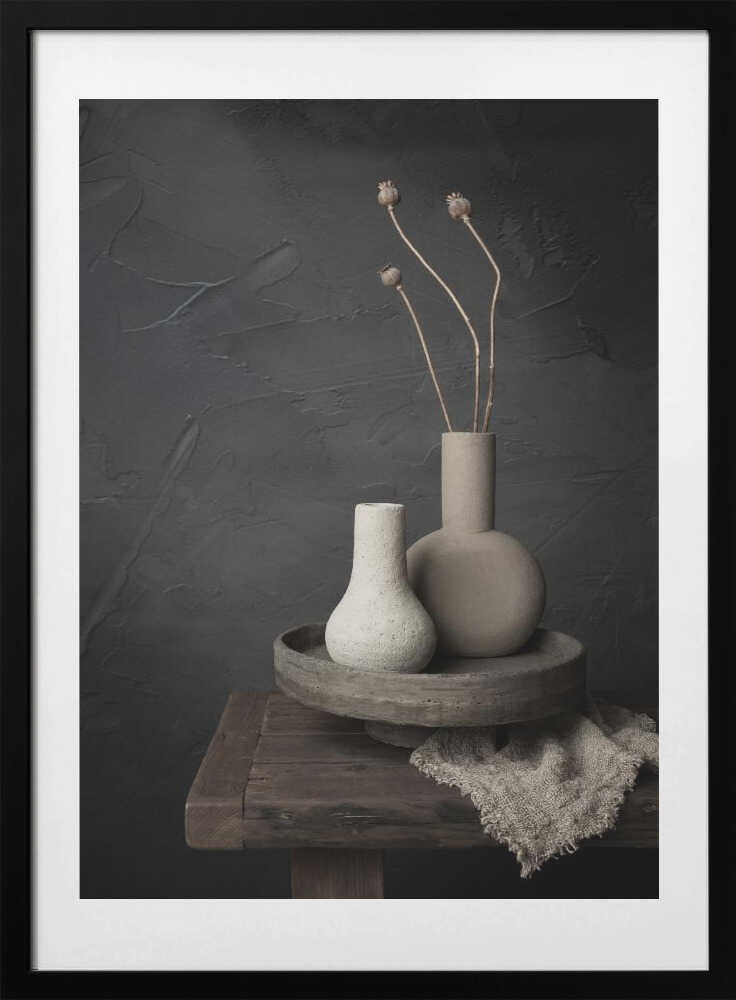 Dark Rustic Still Life, arte de Mayra Pama con marco