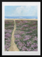 Purple Flowers Beach Path, arte de Rosana Laiz Blursbyai con marco