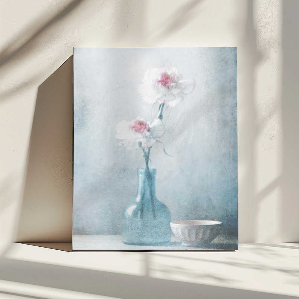 Dreamy Floral Still Life, arte de Delphine Devos impreso en canvas