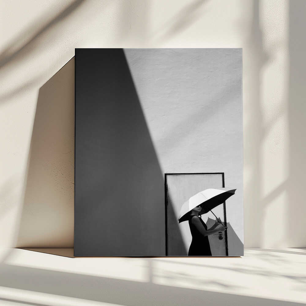 Elegant Woman Umbrella Shadow, arte de Kieron Long impreso en canvas