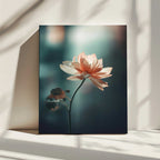 Petal Serenity, arte de Treechild impreso en canvas