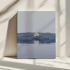 Serene Moon Reflection, arte de Javier Pardina impreso en canvas