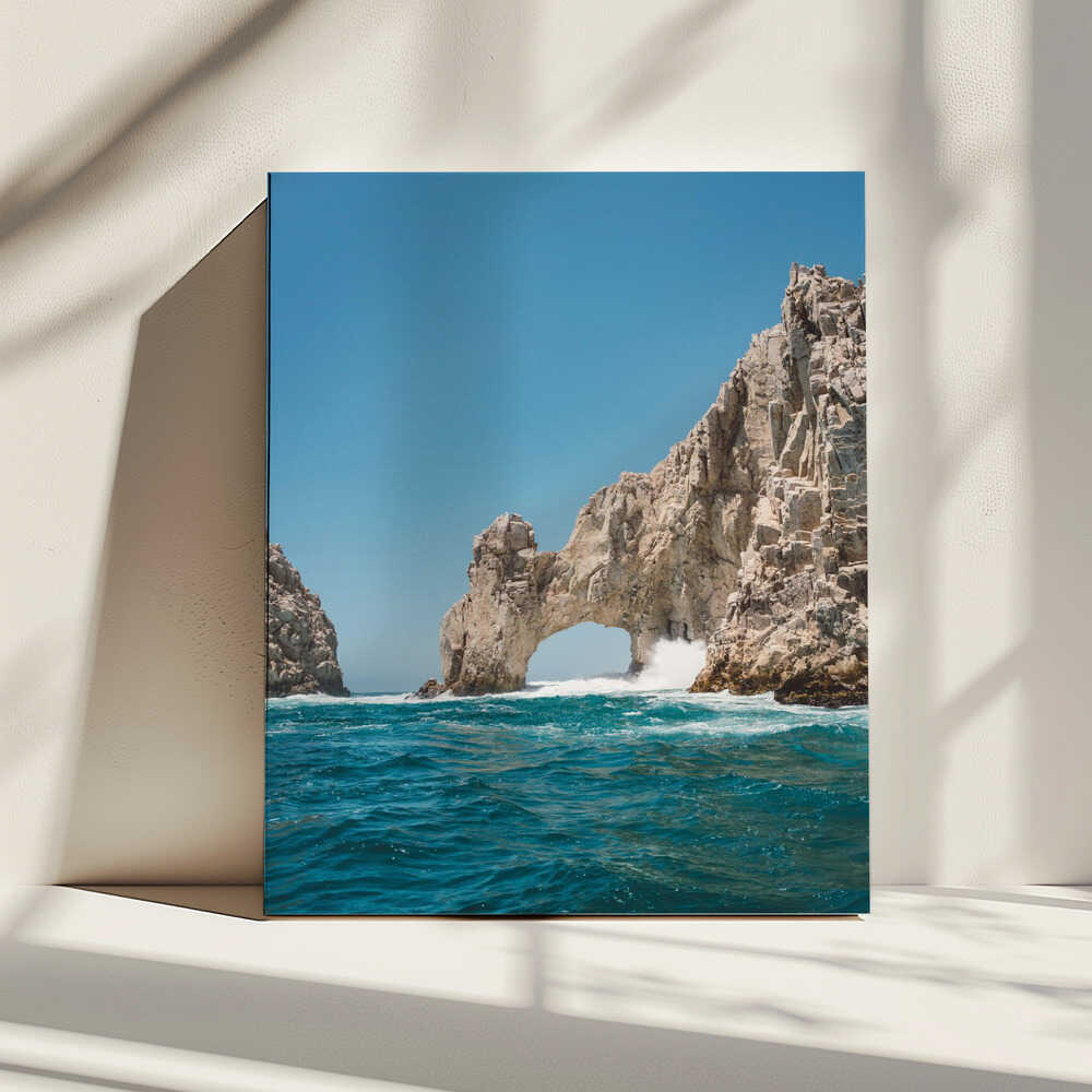 Waves Crashing Sea Arch, arte de Bethany Young impreso en canvas