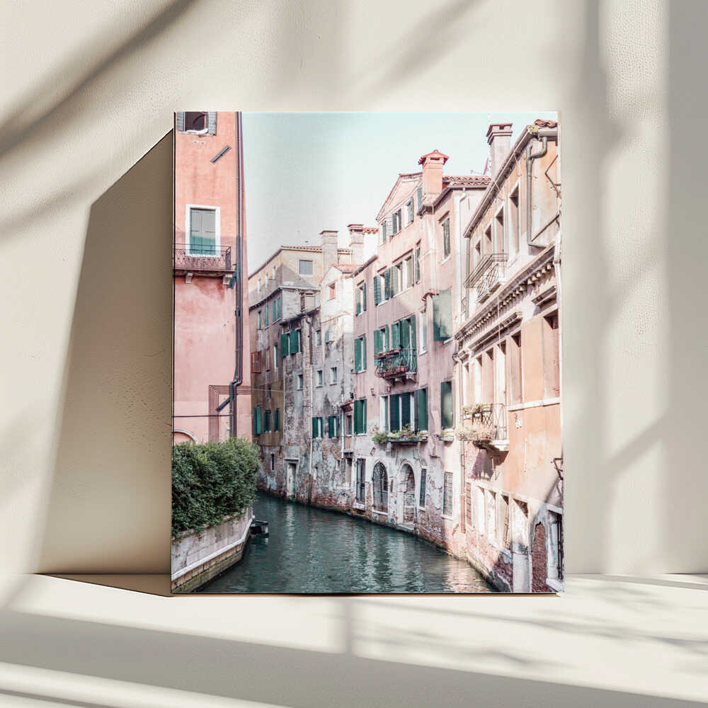 Pastel Venice Canal, arte de Talitha McQueen impreso en canvas