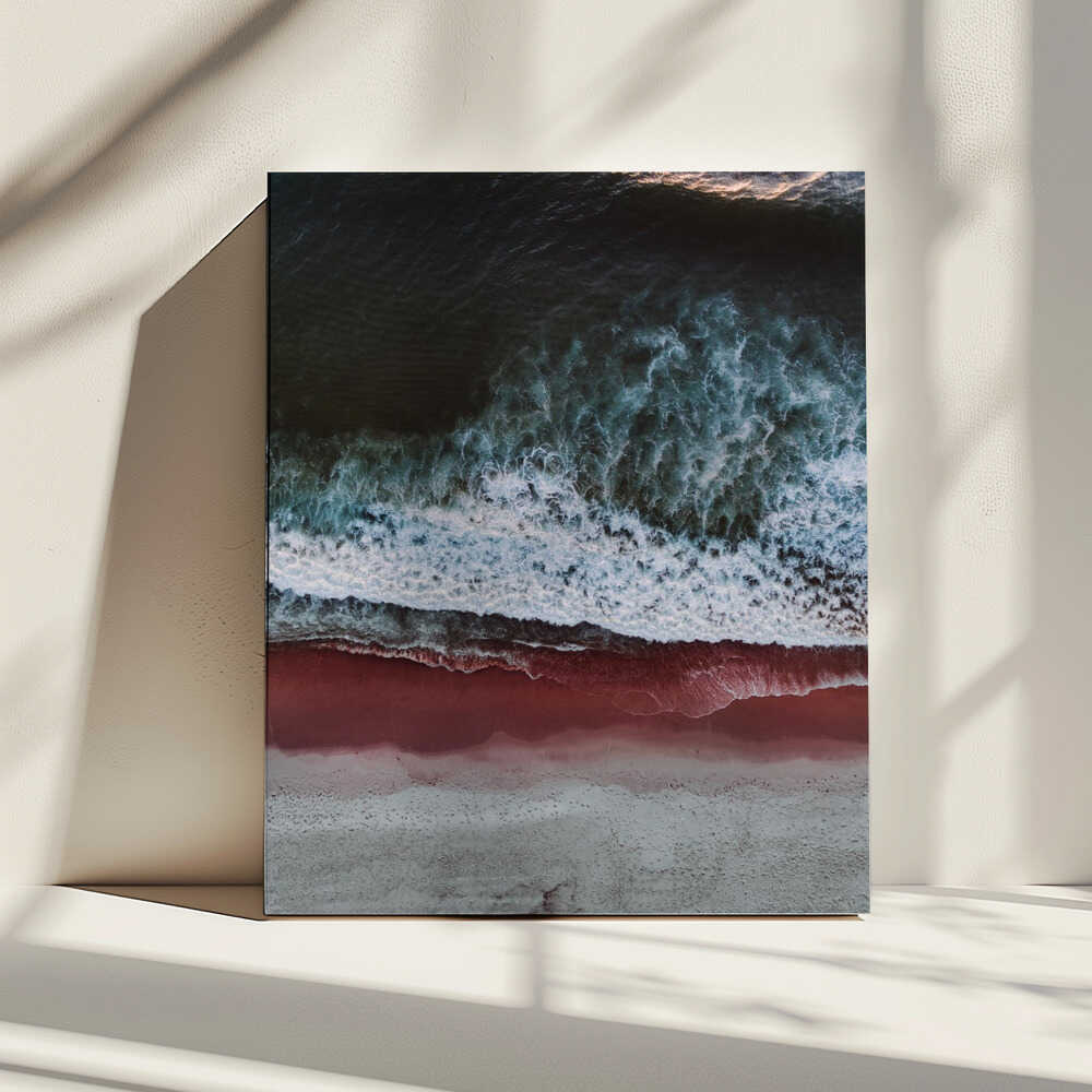 Red Sand Beach Waves, arte de Javier Pardina impreso en canvas