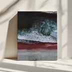 Red Sand Beach Waves, arte de Javier Pardina impreso en canvas