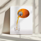 Fresh Orange Pour, arte de Jesús M. García impreso en canvas