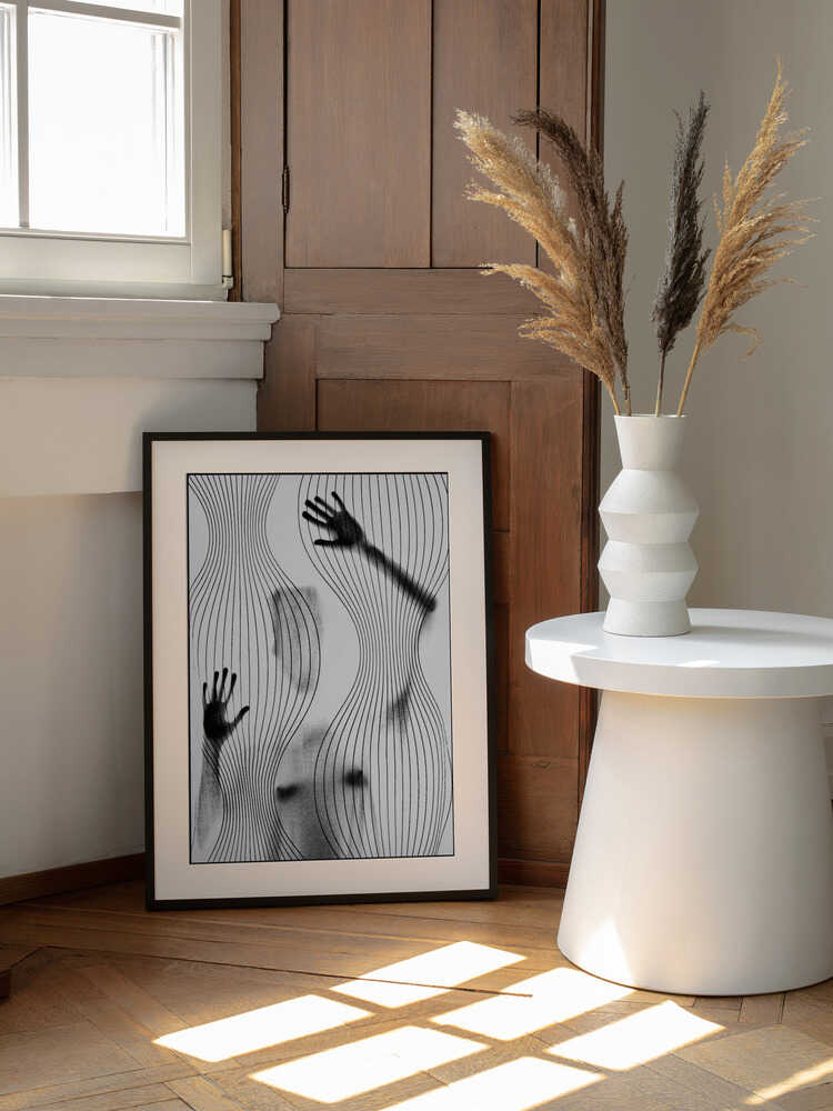 Sensual Body Lines, arte de Frank Lindstrøm enmarcado en una pared