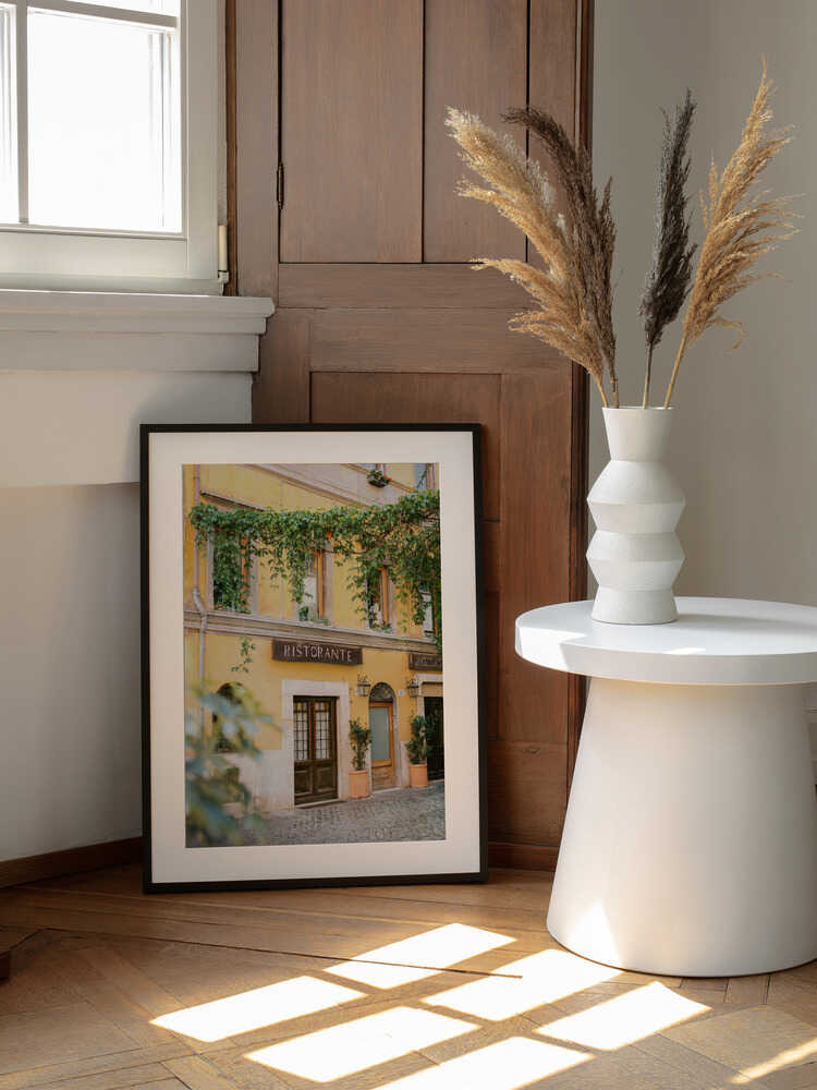 Ristorante Trastevere Rome, arte de Raisa Zwart enmarcado en una pared