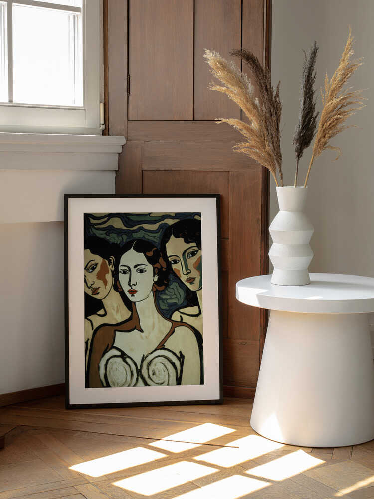 Trio of Elegance, arte de Treechild enmarcado en una pared
