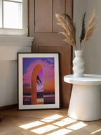 Pink Sky Beach Archway, arte de CosmoZach enmarcado en una pared