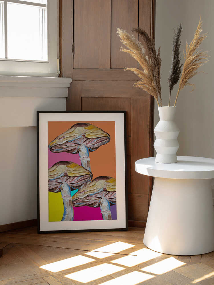 Psychedelic Fungi Pop Art, arte de Alice Straker enmarcado en una pared
