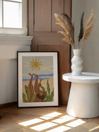 Sun Worship, arte de Arty Guava enmarcado en una pared
