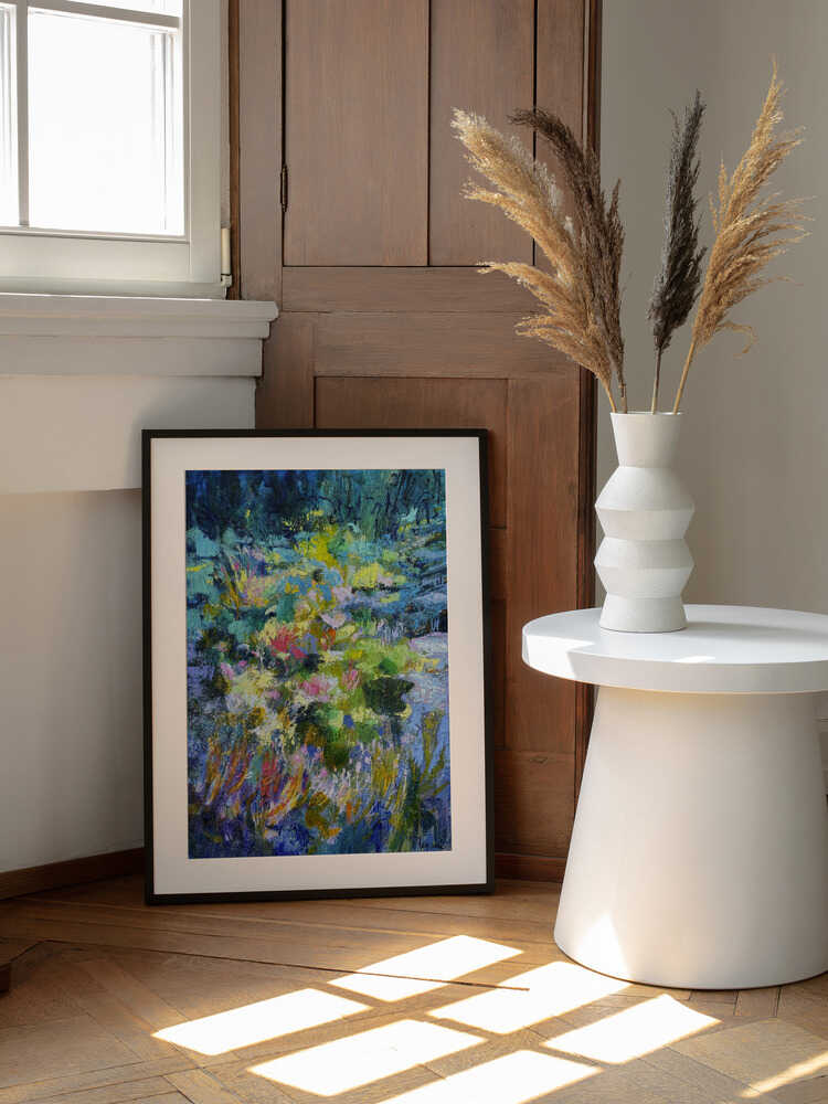 Vibrant Garden Glow, arte de Dorothy Fagan enmarcado en una pared