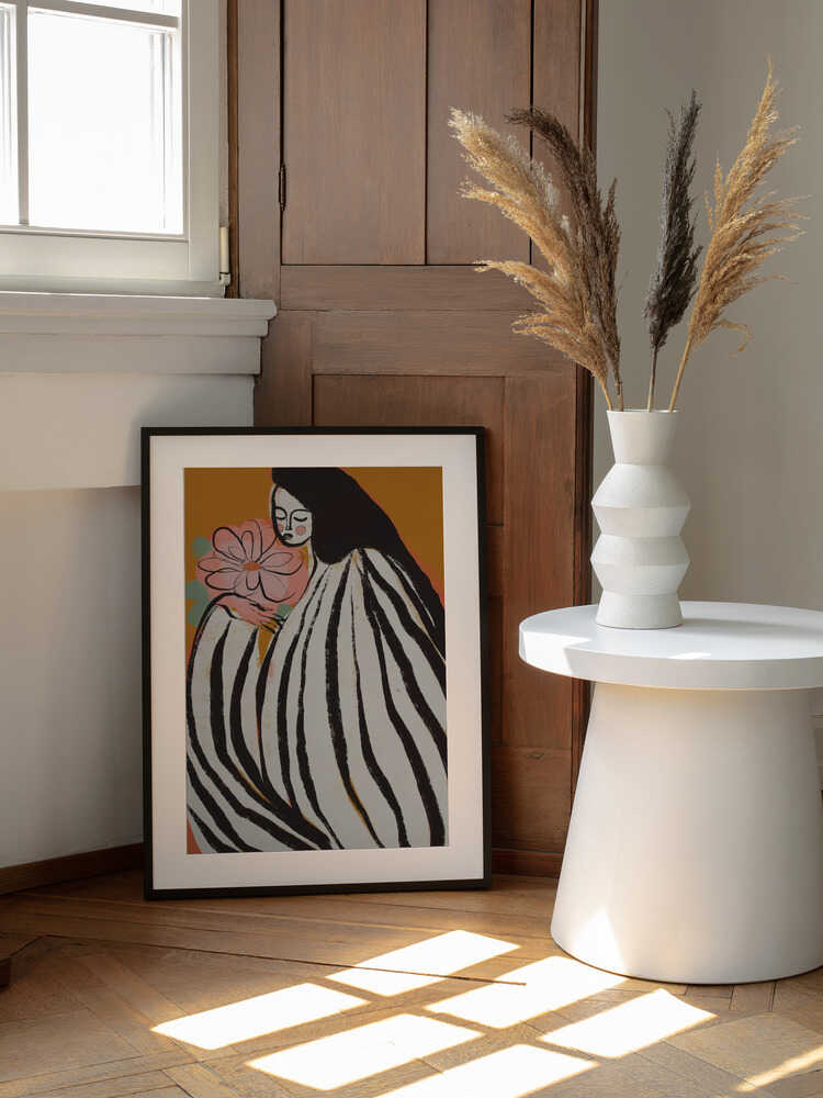 Striped Serenity, arte de Treechild enmarcado en una pared