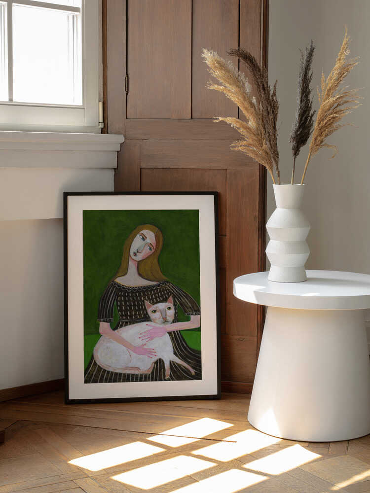 Woman Holding Cat, arte de Sharyn Bursic enmarcado en una pared