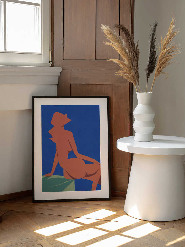 Nude Woman In Hat, arte de Little Dean enmarcado en una pared
