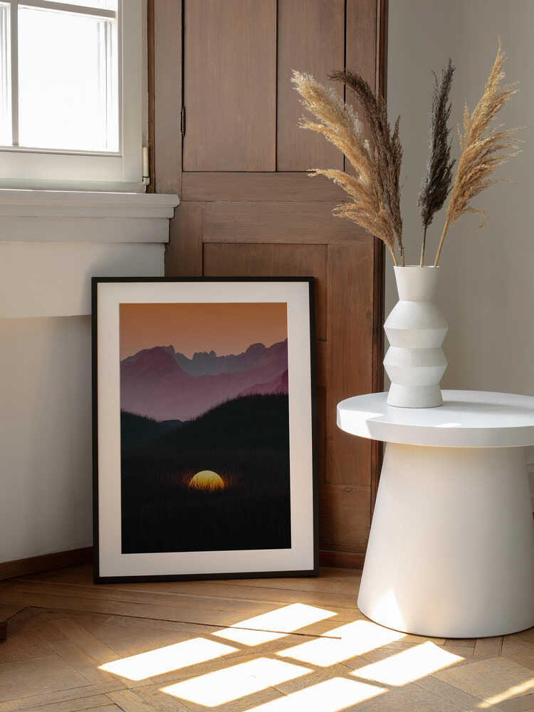 Golden Orb Landscape, arte de Javier Pardina enmarcado en una pared