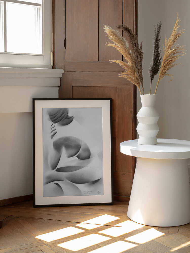 Graceful Female Form, arte de Corné Akkers enmarcado en una pared