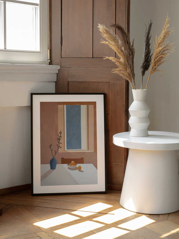 Sunlit Oranges and Vase, arte de SHANDU enmarcado en una pared