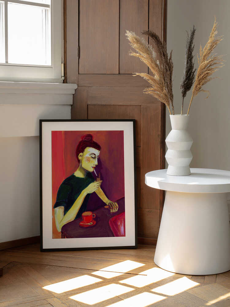 Smoking Woman With Coffee, arte de Sharyn Bursic enmarcado en una pared