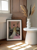 Melancholy Pink Lady, arte de Talitha McQueen enmarcado en una pared