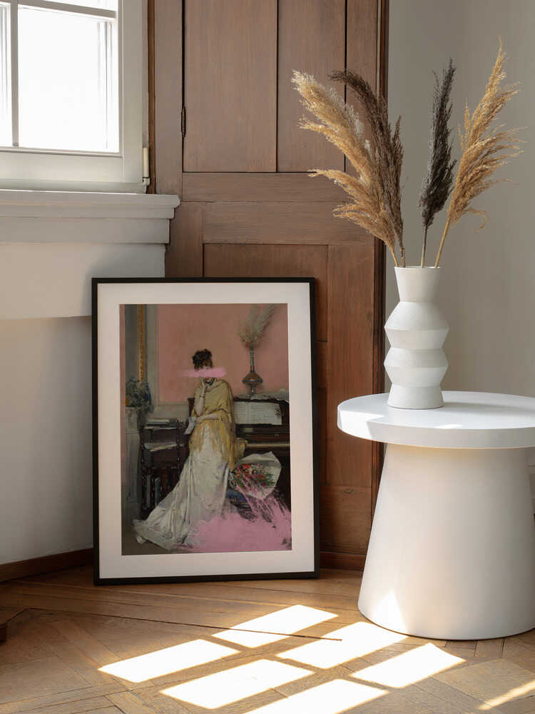 Melancholy Pink Lady, arte de Talitha McQueen enmarcado en una pared