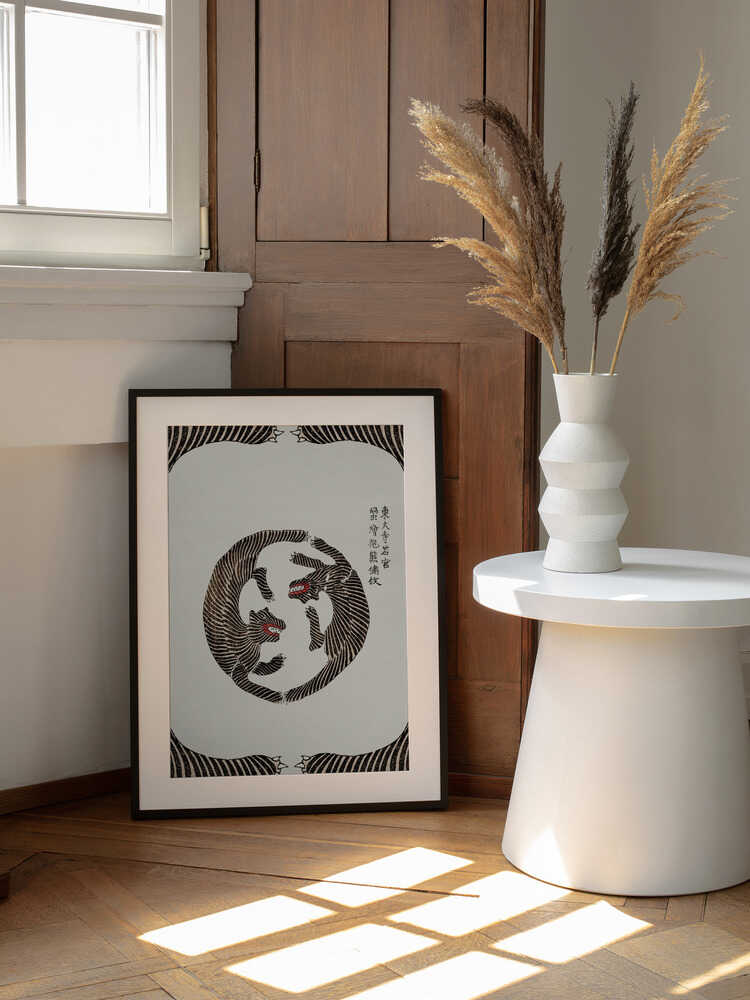 Woodblock Tigers From Yatsuo No Tsubaki (Creative ed.)), arte de Taguchi Tomoki enmarcado en una pared