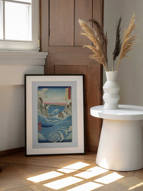 Awa Province Naruto Whirlpools, arte de Utagawa Hiroshige enmarcado en una pared