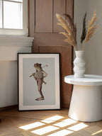 Frog In Vintage Golf Attire, arte de Mike Koubou enmarcado en una pared