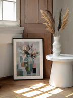 Geometric Floral Vase, arte de Andreas Magnusson enmarcado en una pared