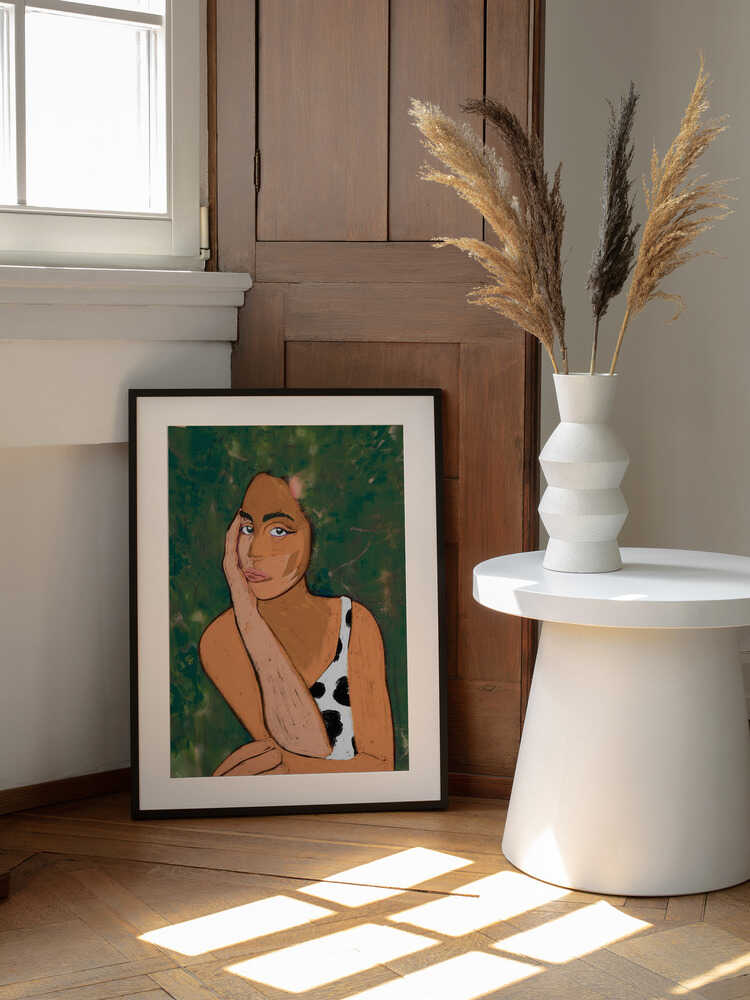 Contemplative Woman, arte de Uma Gokhale enmarcado en una pared