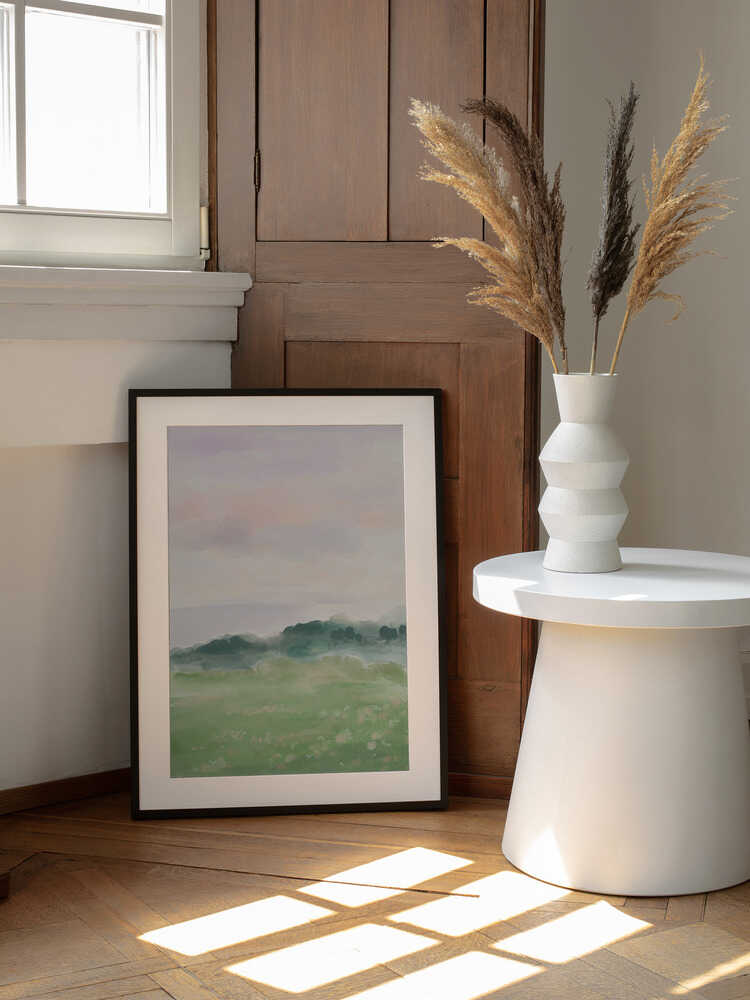 Misty Morning Fields, arte de Katharina Puritscher enmarcado en una pared