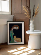 Serene Woman and Cat, arte de Sharyn Bursic enmarcado en una pared