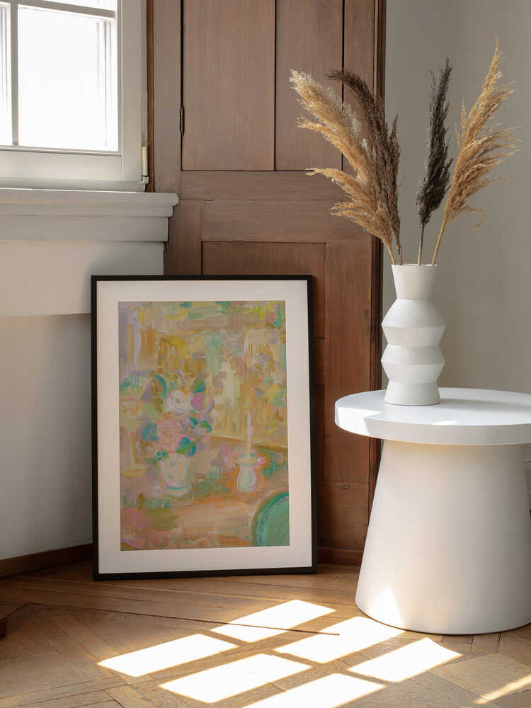 Impressionist Painting of Flowers and Candle, arte de Katharina Puritscher enmarcado en una pared