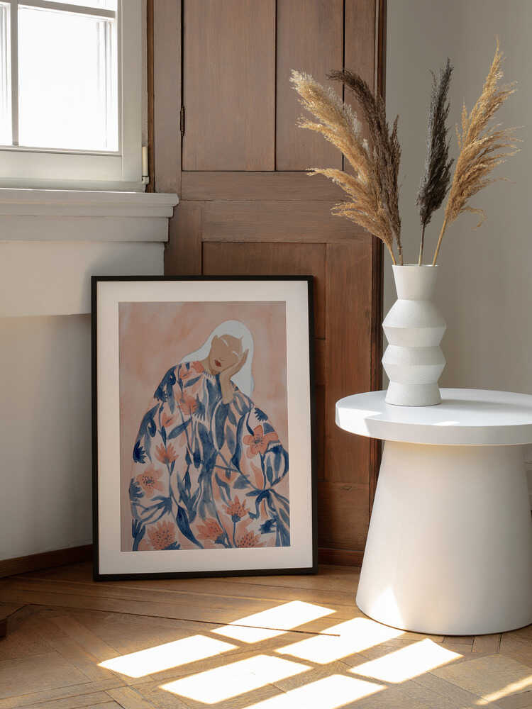 Floral Woman Dreaming, arte de Essa Van Reis enmarcado en una pared