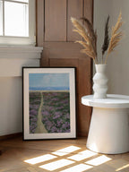 Purple Flowers Beach Path, arte de Rosana Laiz Blursbyai enmarcado en una pared